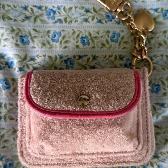 Juicy Couture Satchel in Cream with Heart Charm - Picture 7 of 8